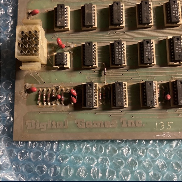 Digital Games Inc 574 Knockout ? Arcade Video Game PCB Motherboard B32 - Picture 2 of 4